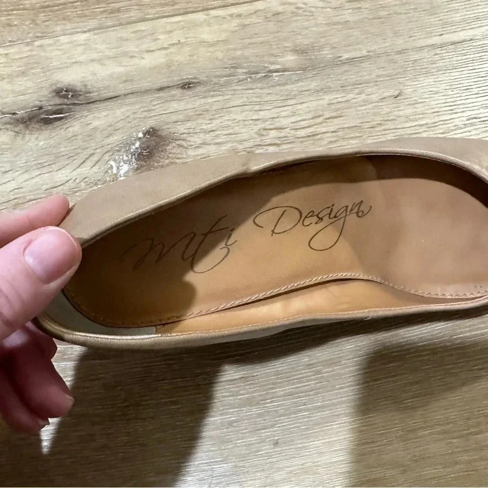 MTI Design Women's Tan Faux Leather Rounded Toe Wedge Heels Size 10 GUC
